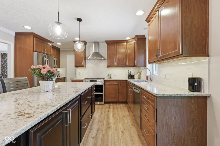 Listing Image 18