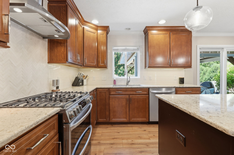 Listing Image 21