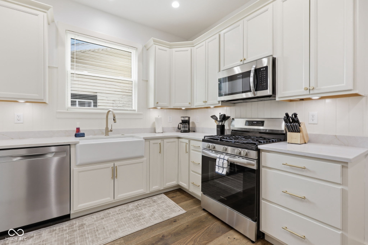 Listing Image 13