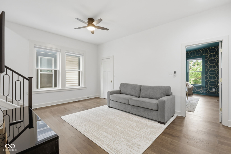 Listing Image 20