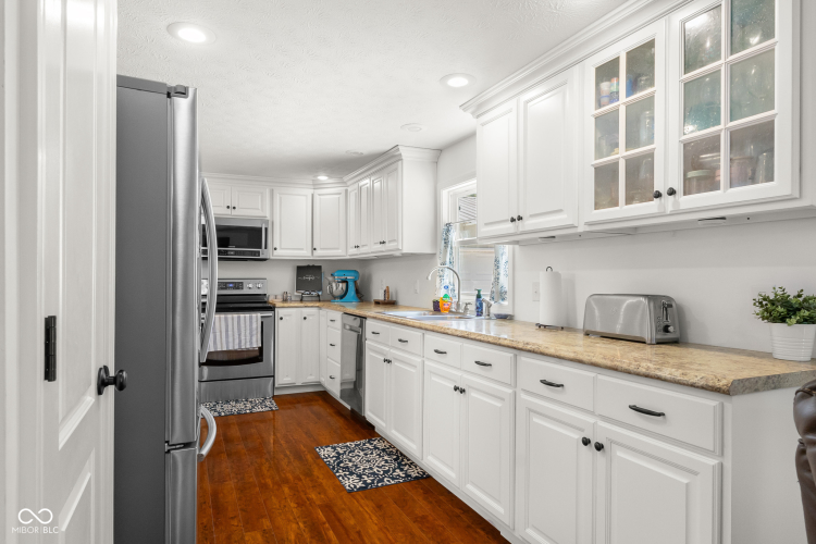 Listing Image 15