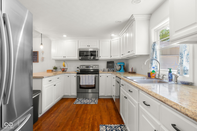 Listing Image 16