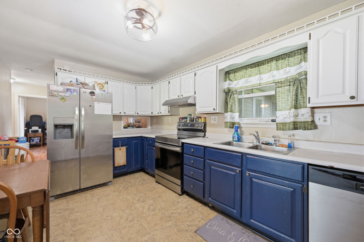 Listing Image 5
