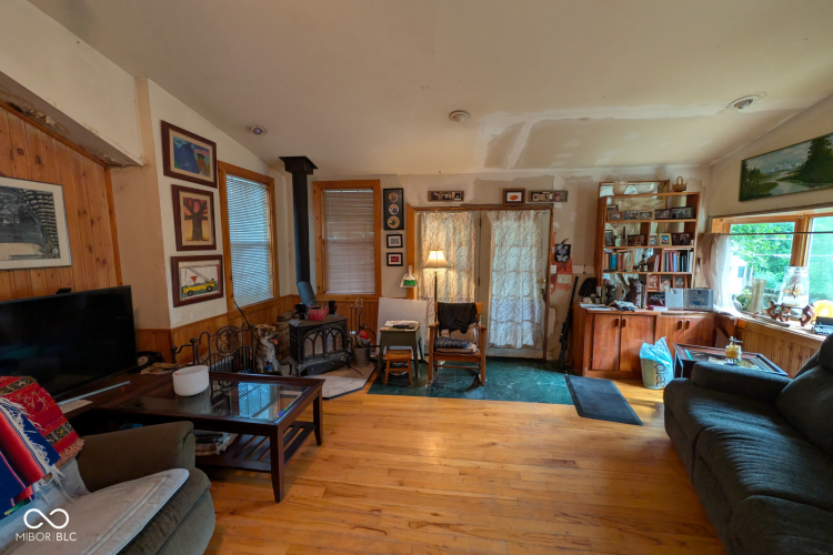 Listing Image 22