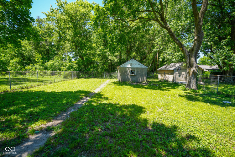Listing Image 11