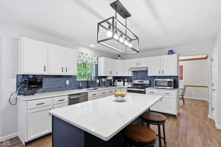 Listing Image 19