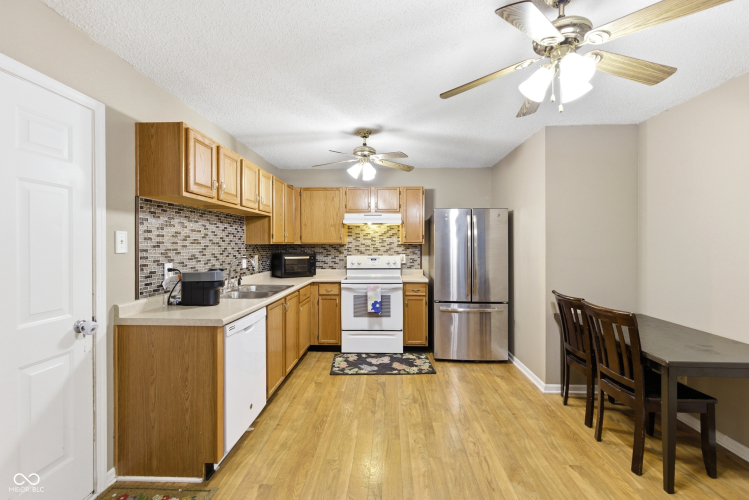 Listing Image 21