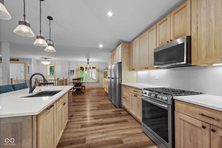 Listing Image 9