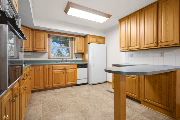 Listing Image 18