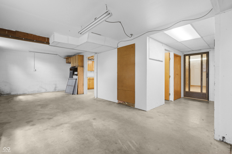 Listing Image 50