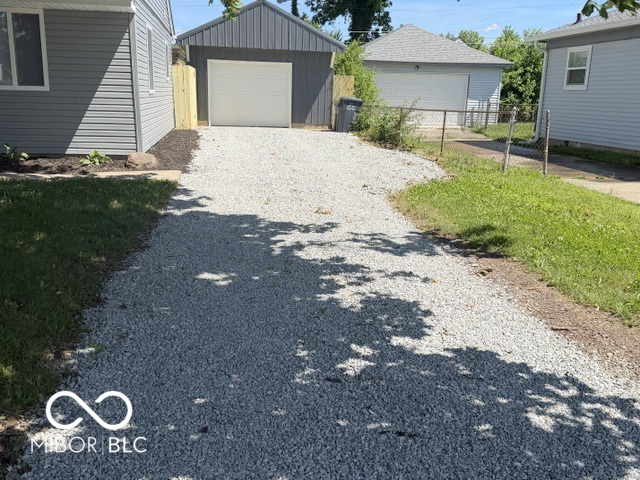 Listing Image 4