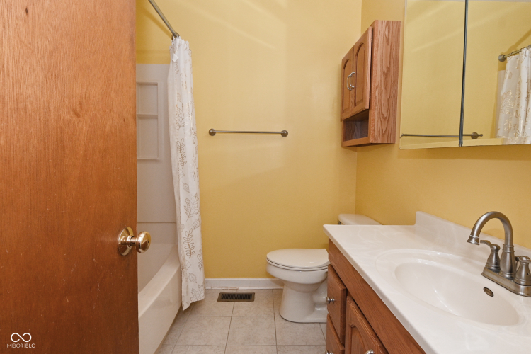 Listing Image 24