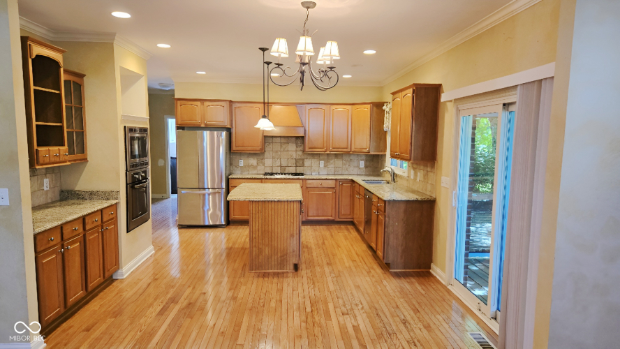 Listing Image 10
