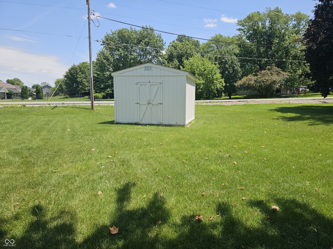Listing Image 4