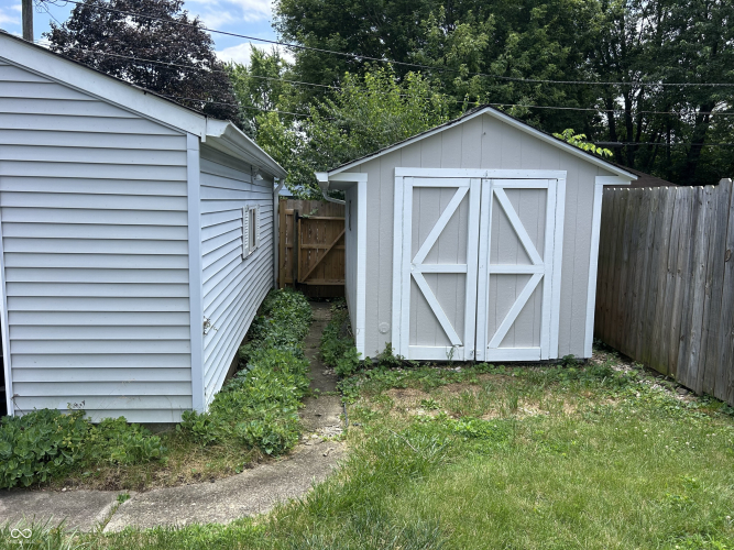 Listing Image 11