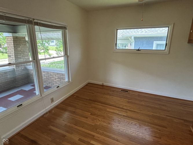 Listing Image 18