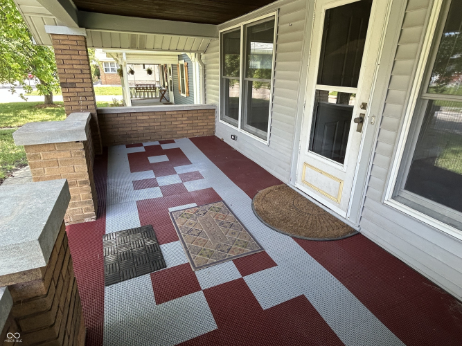 Listing Image 4