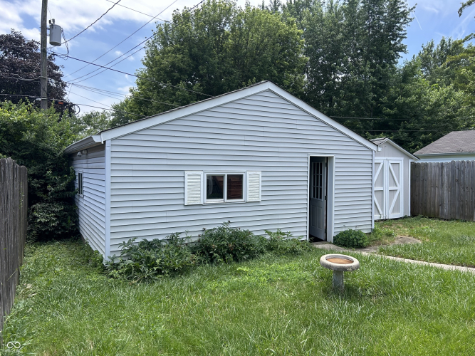 Listing Image 10