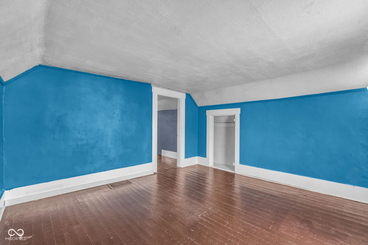Listing Image 27
