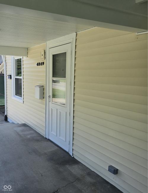 Listing Image 12