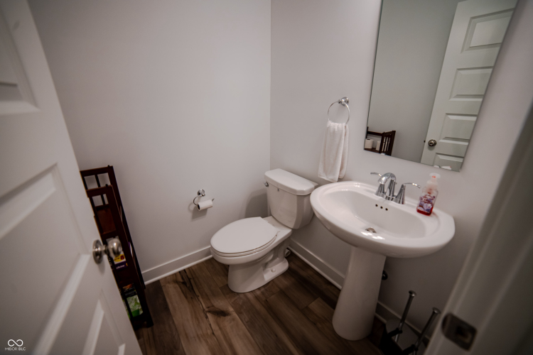 Listing Image 20