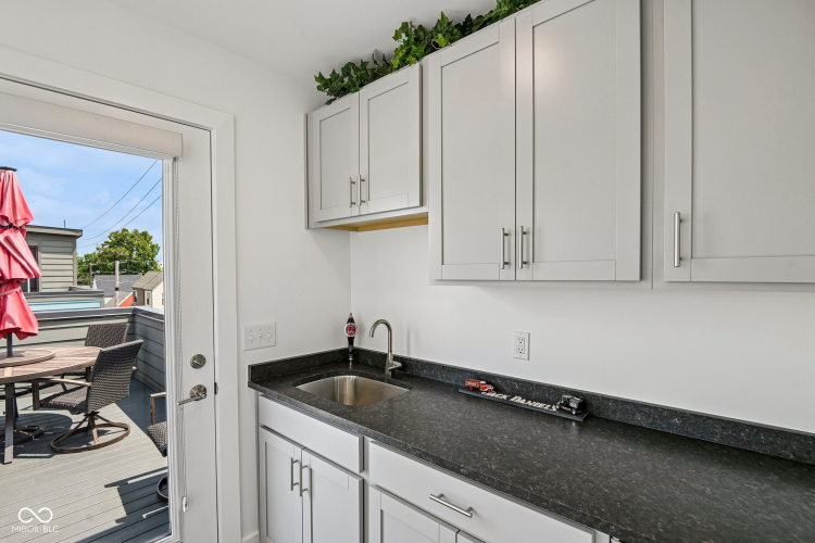 Listing Image 52