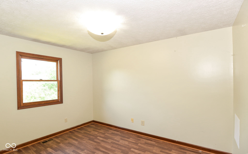 Listing Image 27