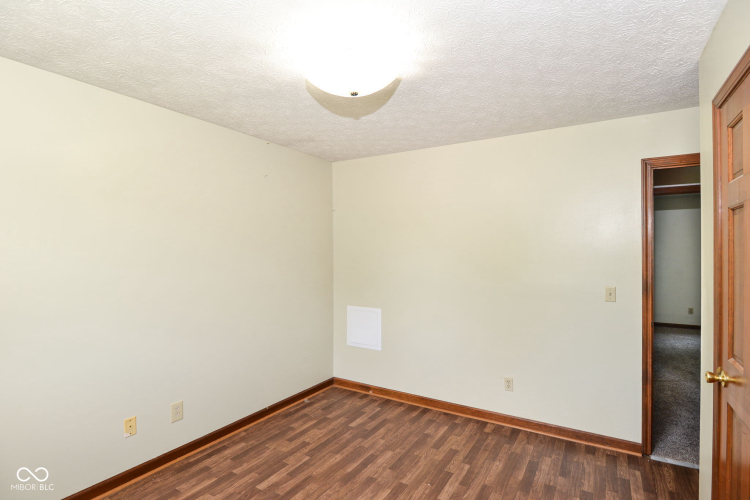 Listing Image 30