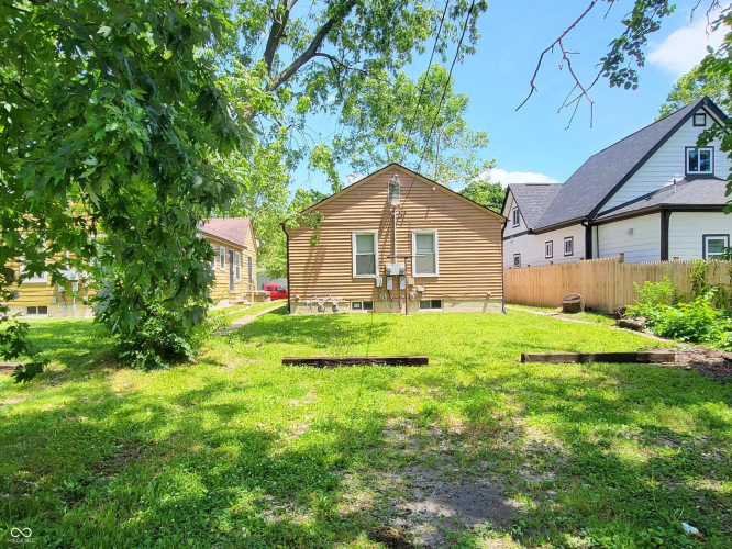 Listing Image 12