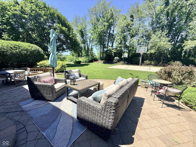 Listing Image 44