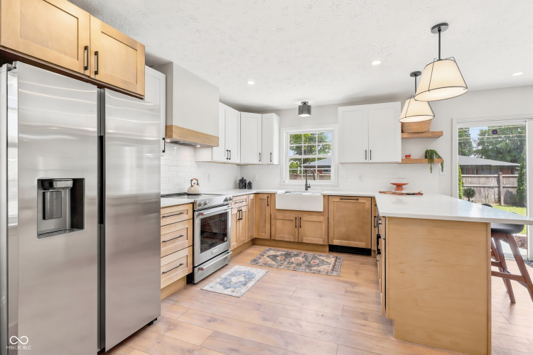 Listing Image 14
