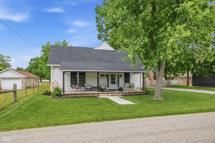Listing Image 4