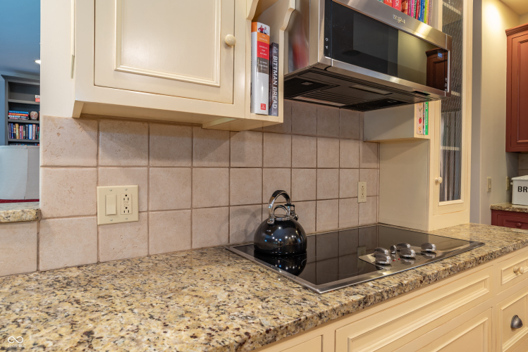 Listing Image 19
