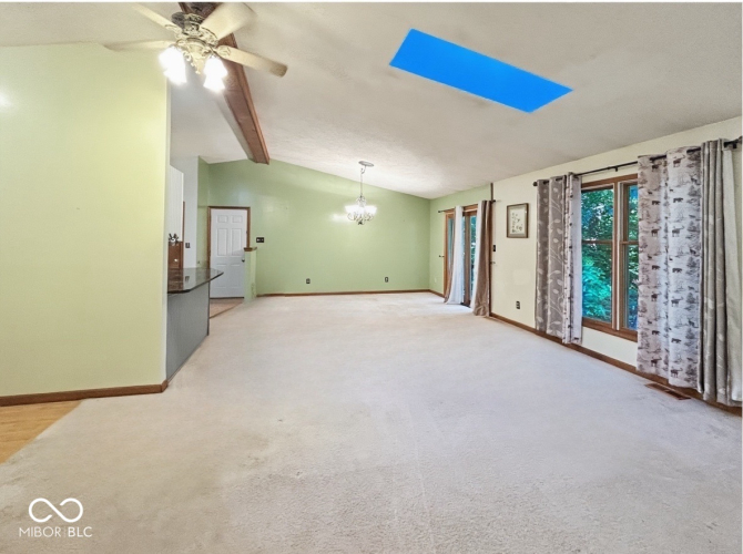 Listing Image 17