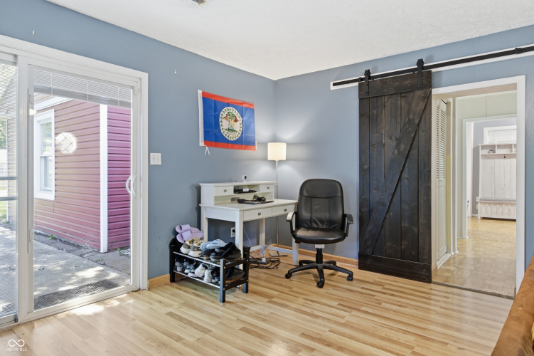 Listing Image 12