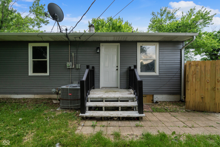 Listing Image 9