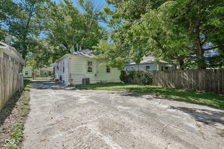 Listing Image 23