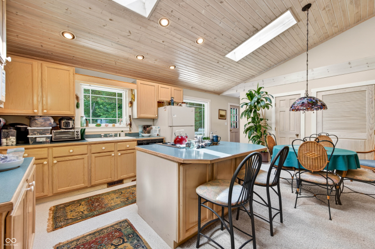 Listing Image 16