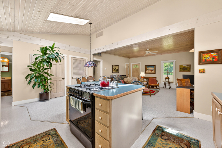 Listing Image 18