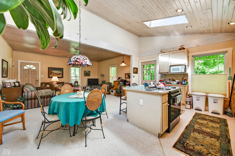 Listing Image 19