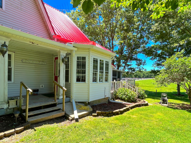 Listing Image 6