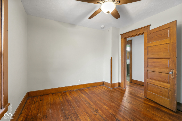 Listing Image 45