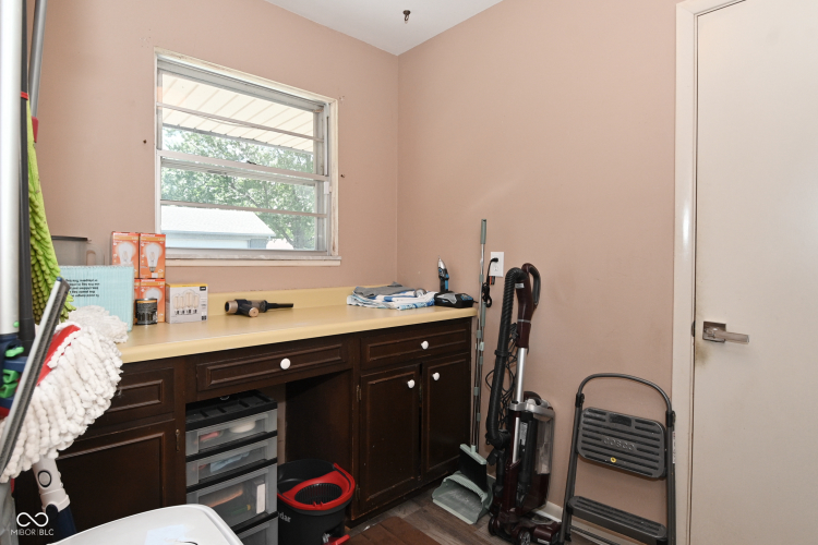 Listing Image 32