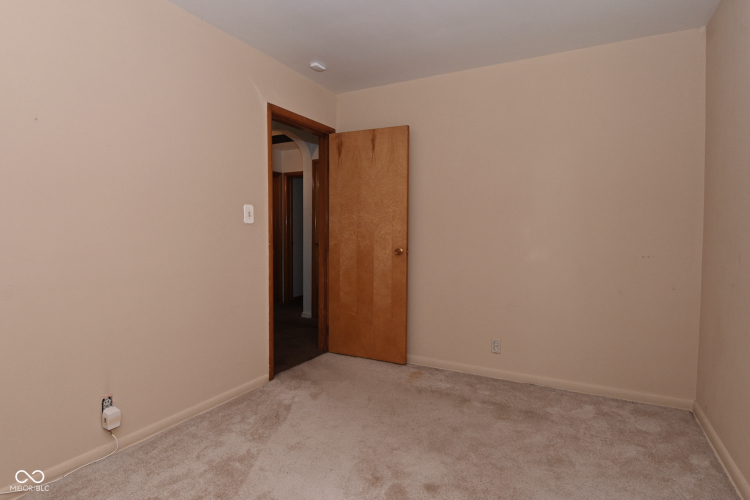 Listing Image 24