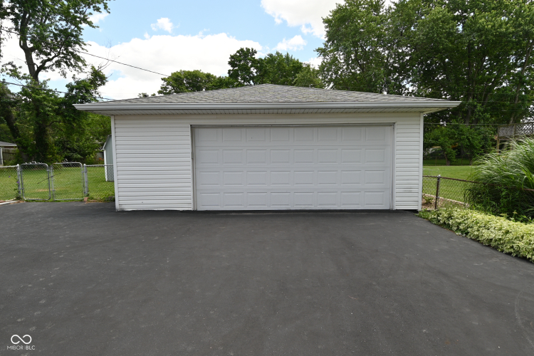 Listing Image 38