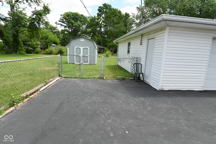 Listing Image 40