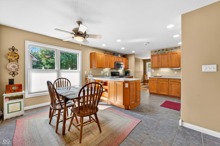 Listing Image 19