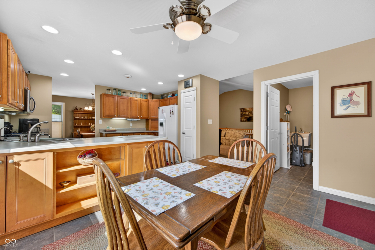 Listing Image 20