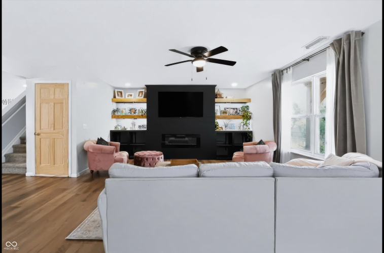 Listing Image 11