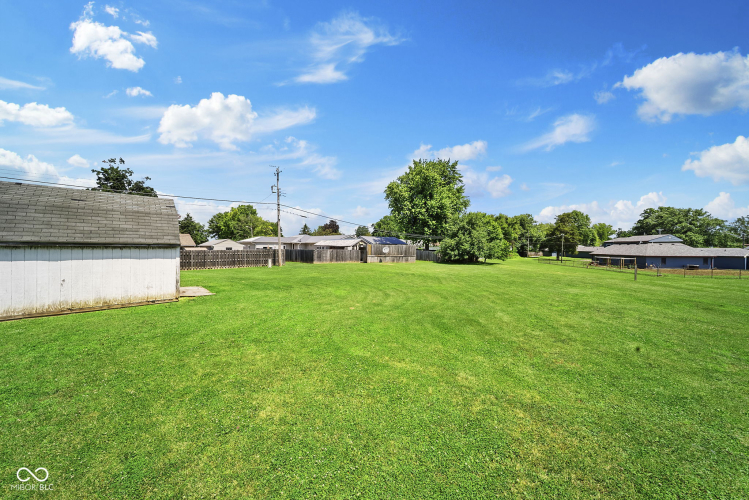 Listing Image 12